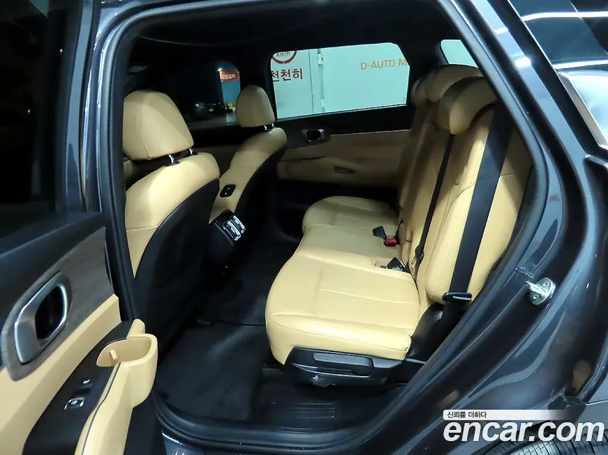 Kia Sorento — фото 8