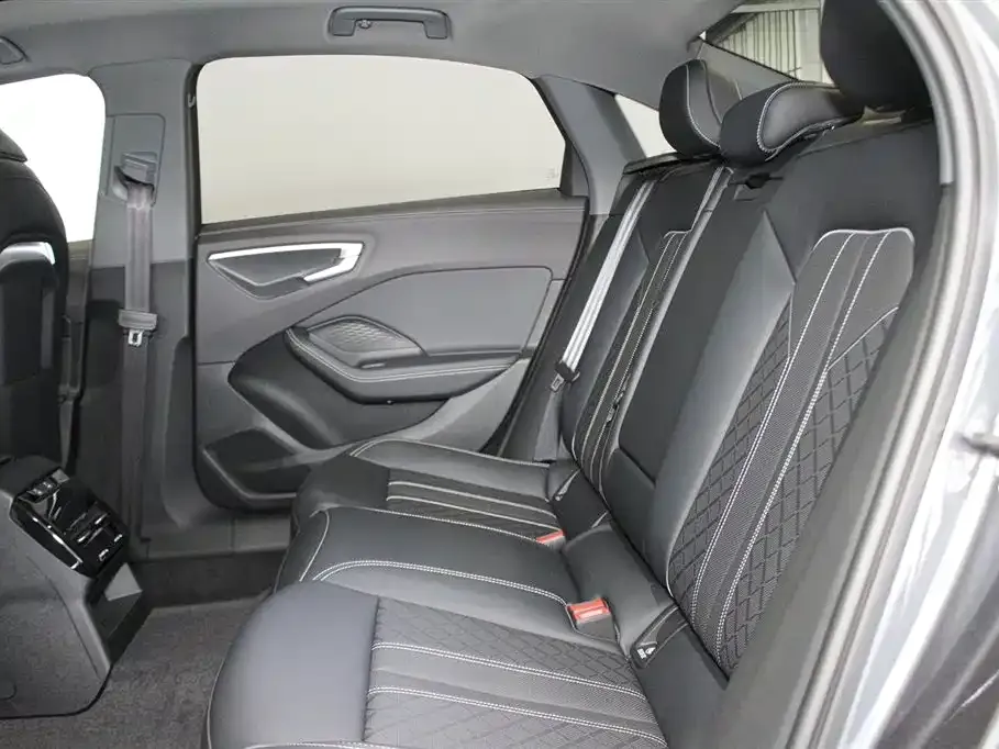 Audi A5L 2026 из CN, фото 4