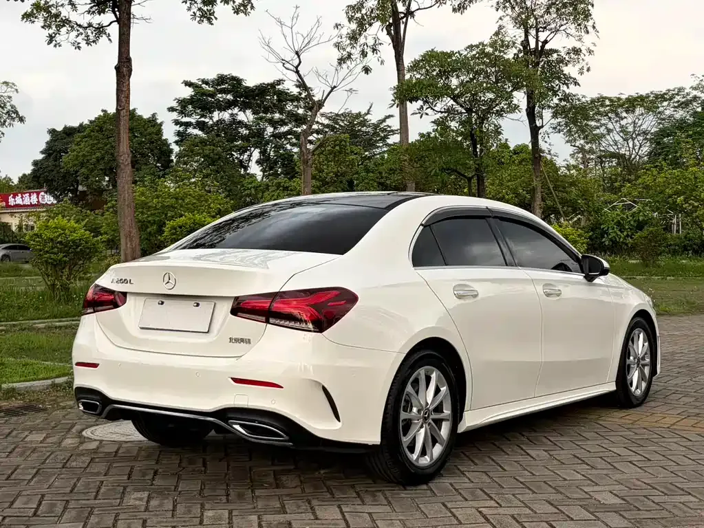 Mercedes-Benz A-Class — фото 6