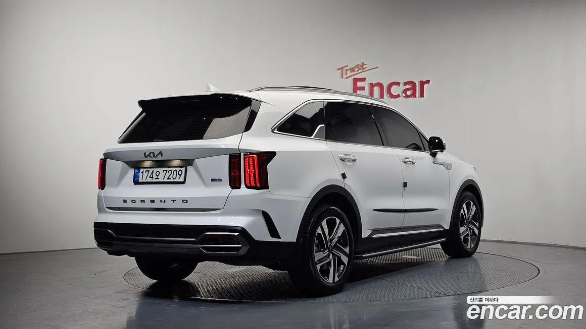 Kia Sorento — фото 7