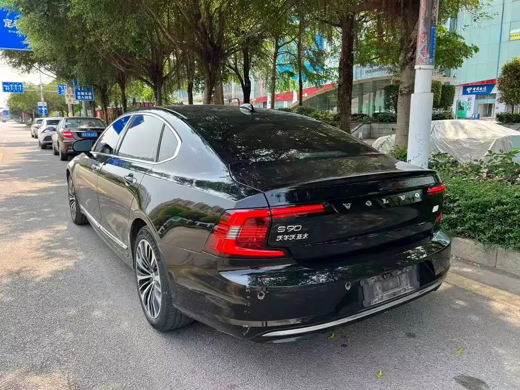 Volvo S90 PHEV 2023 из CN, фото 10