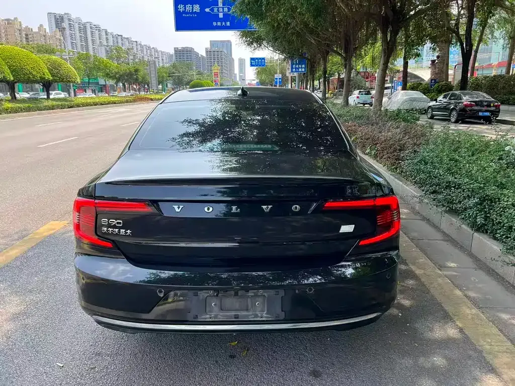 Volvo S90 PHEV 2023 из CN, фото 6