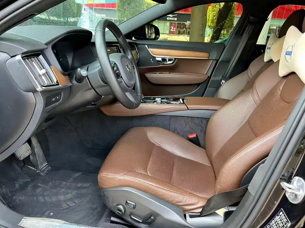 Volvo S90 PHEV 2023 из CN, фото 5