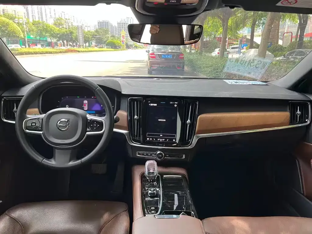 Volvo S90 PHEV 2023 из CN, фото 4