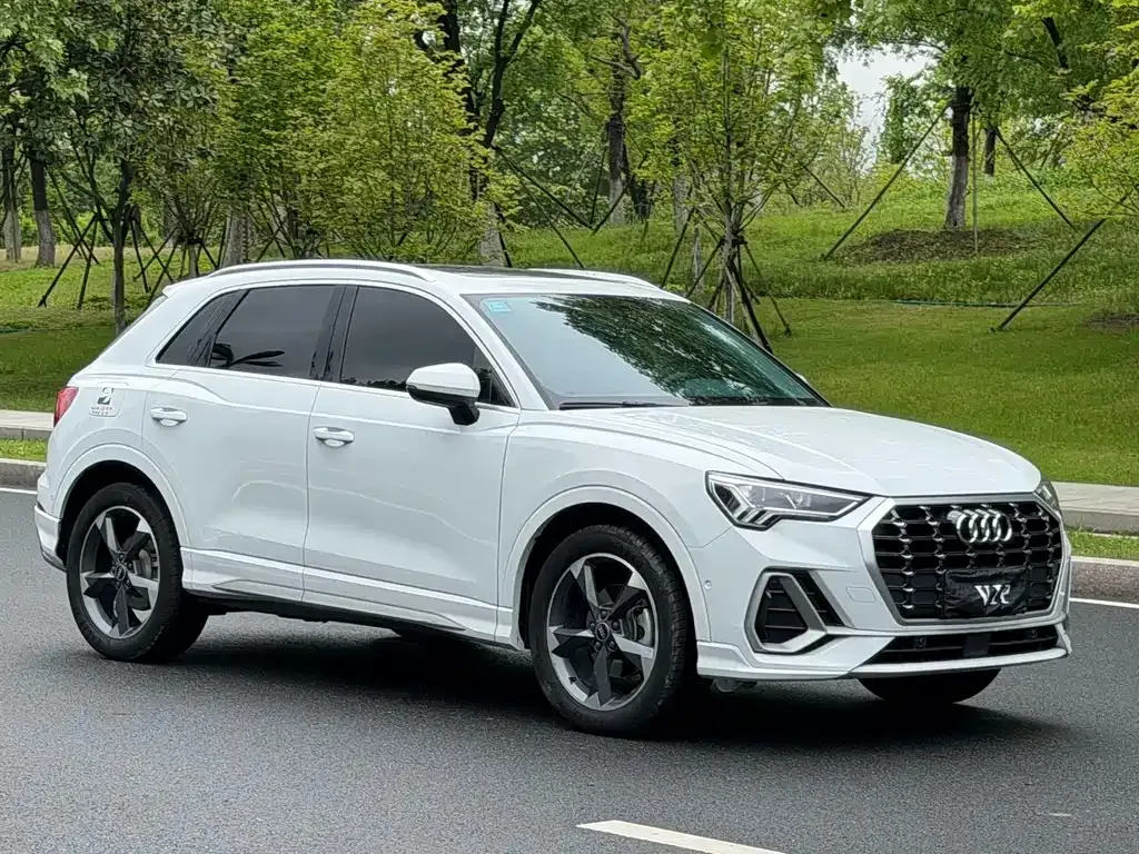 Audi Q3 — фото 10