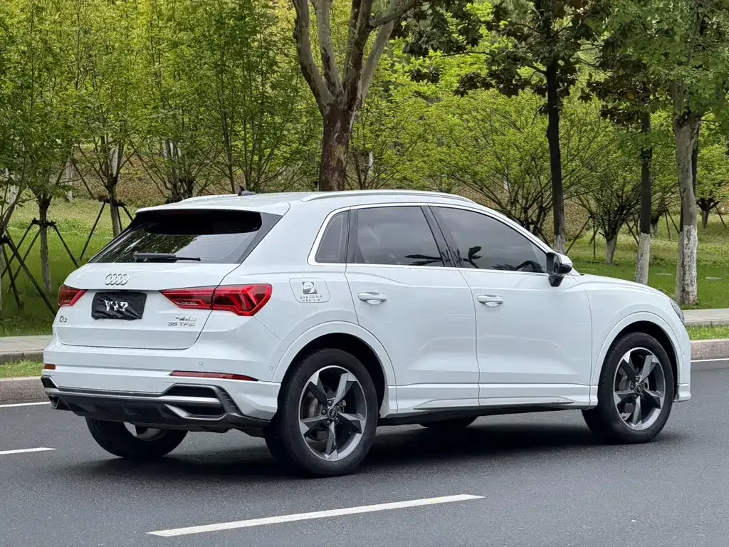 Audi Q3 — фото 8