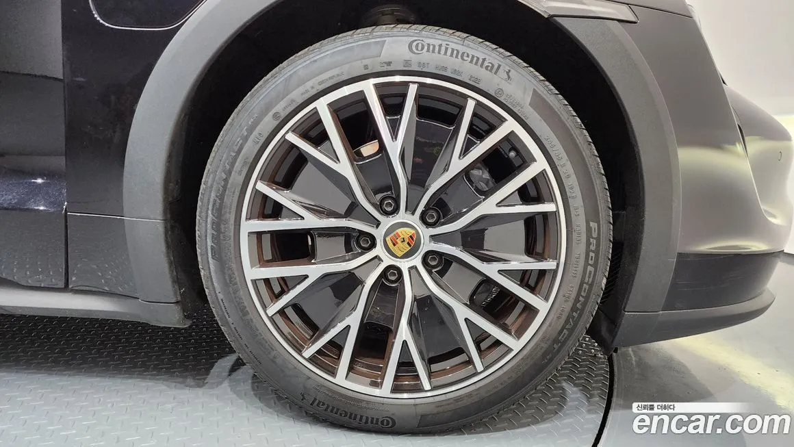 Porsche Taycan 2023 из KR, фото 8