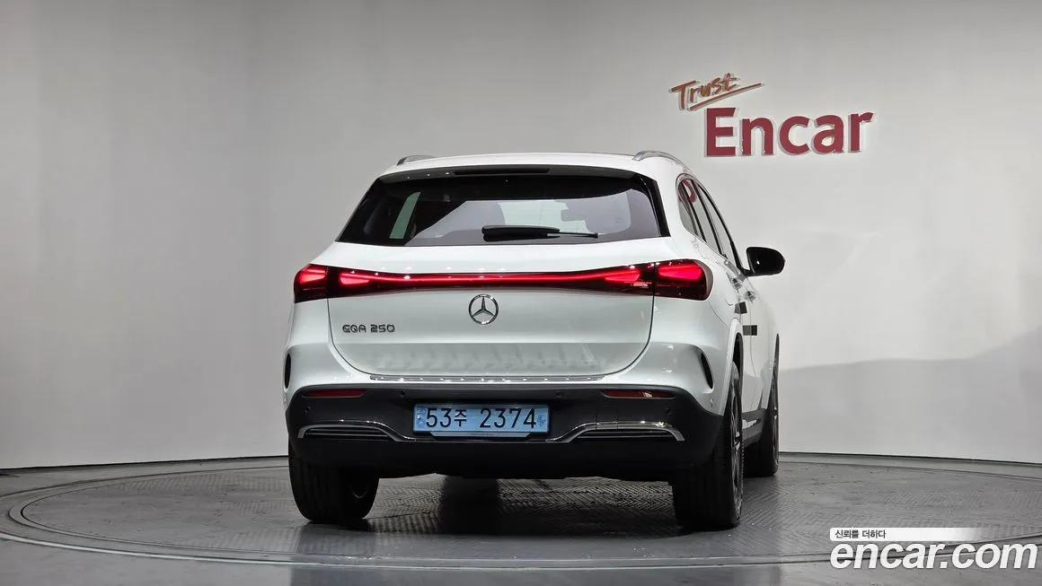 Mercedes-Benz EQA — фото 4