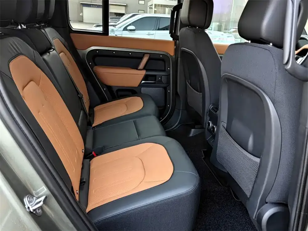 Land Rover Defender 2023 из CN, фото 8