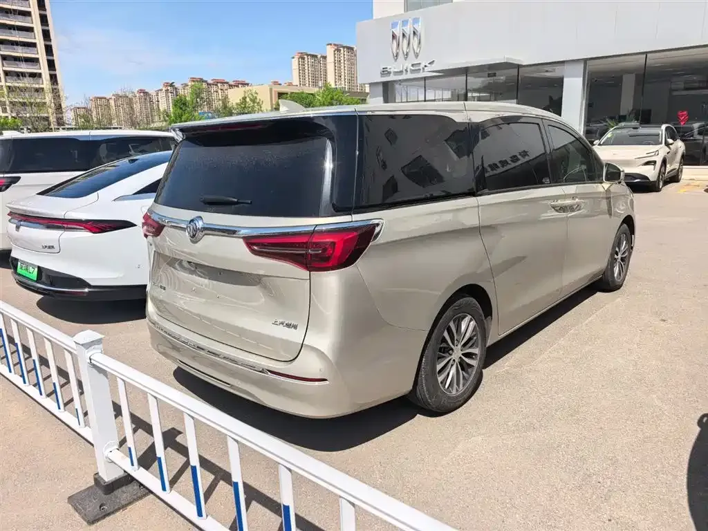 Buick GL8 2022 из CN, фото 2