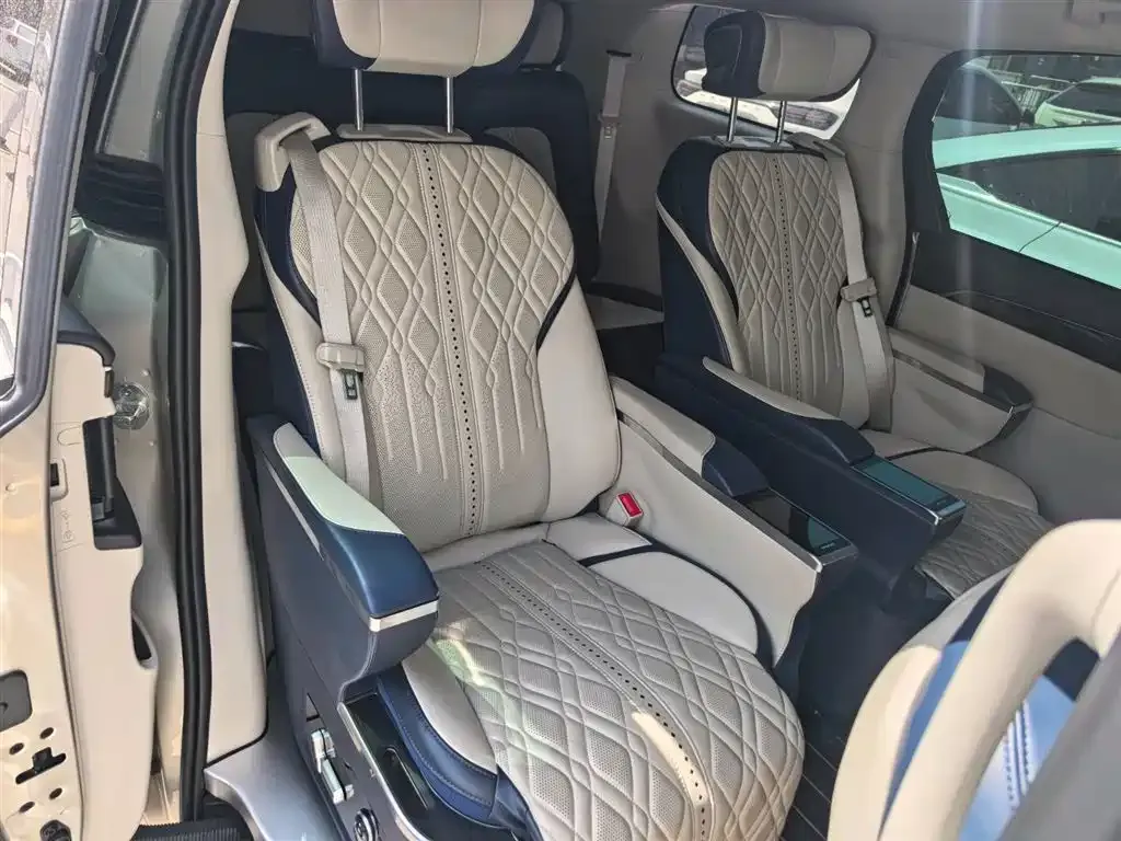 Buick GL8 2022 из CN, фото 4