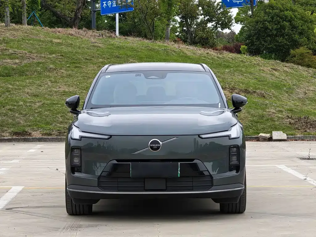 Volvo XC70 Plug-in Hybrid 2025 из CN, фото 9