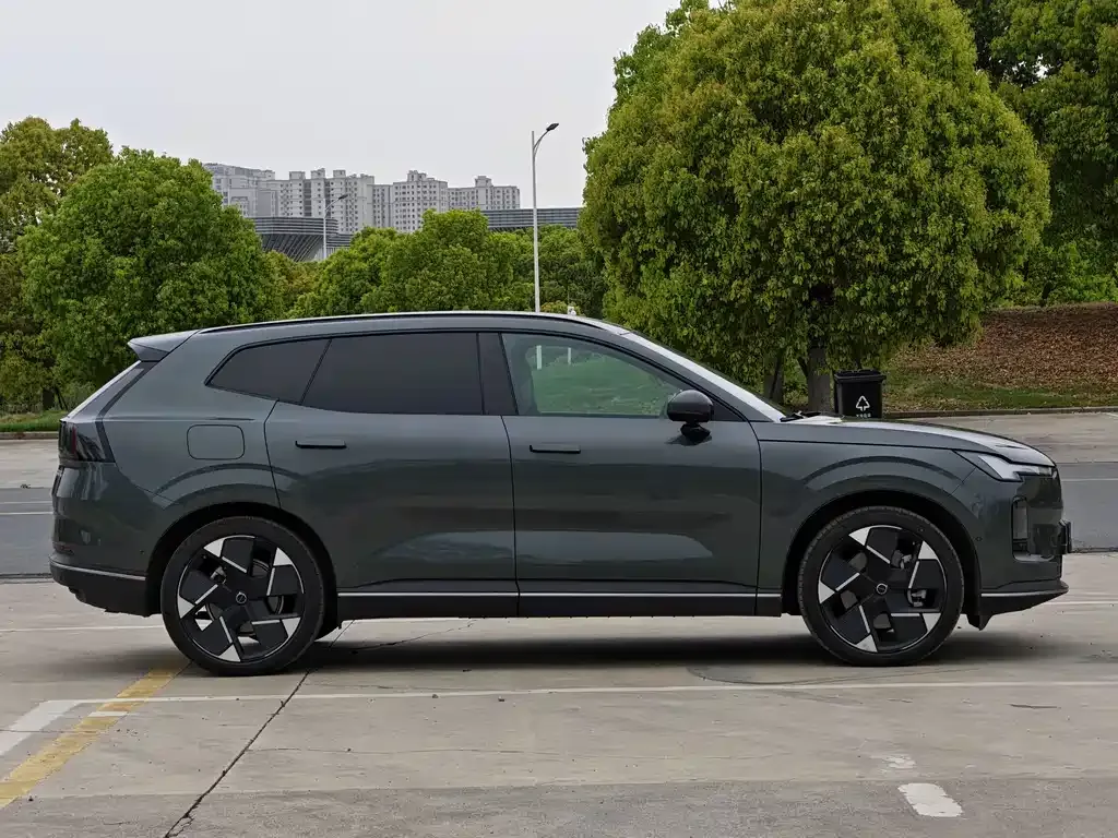 Volvo XC70 Plug-in Hybrid 2025 из CN, фото 7