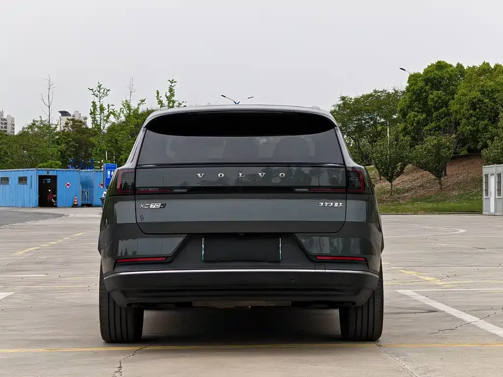 Volvo XC70 Plug-in Hybrid 2025 из CN, фото 3