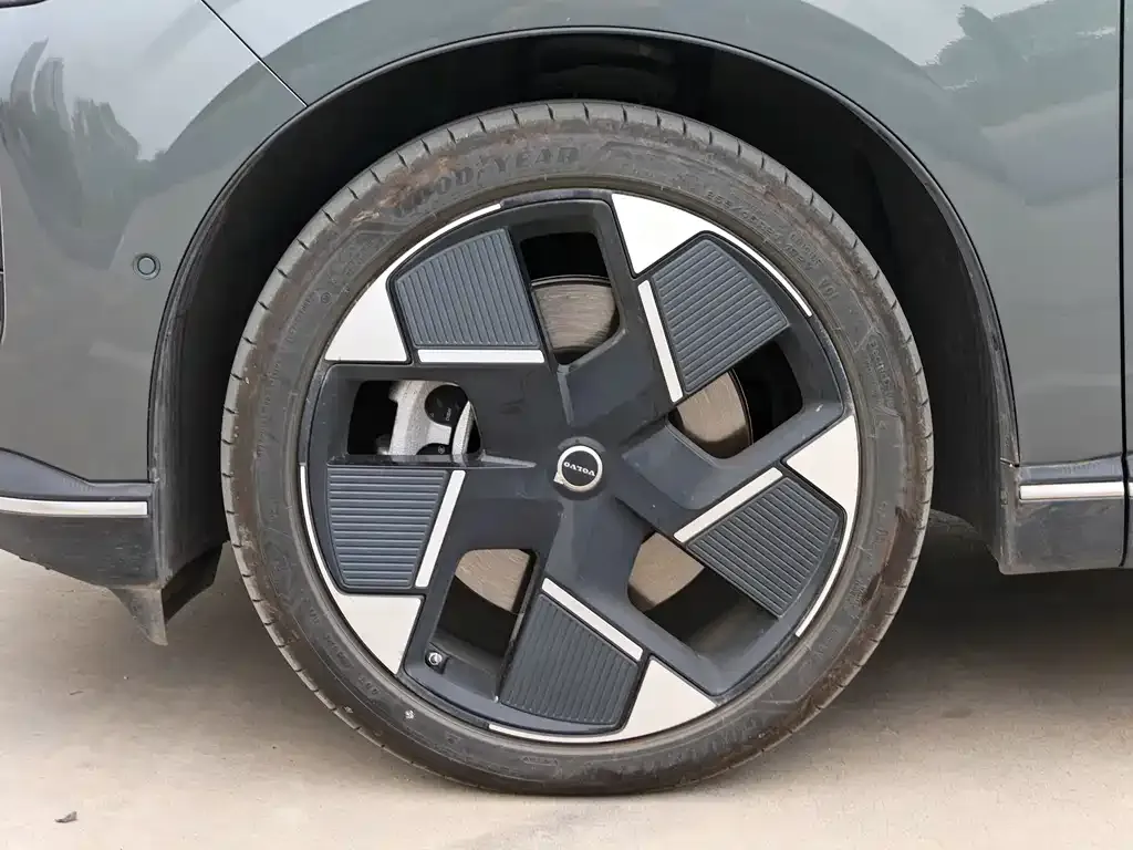 Volvo XC70 Plug-in Hybrid 2025 из CN, фото 10