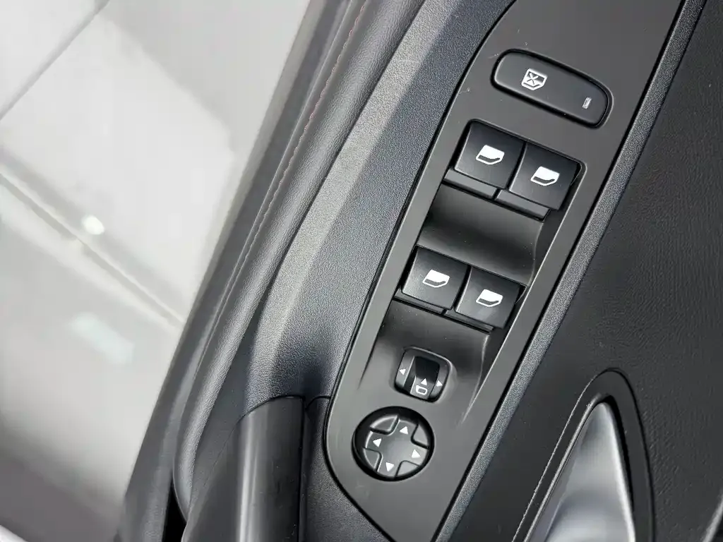 Peugeot 2008 2022 из CN, фото 9