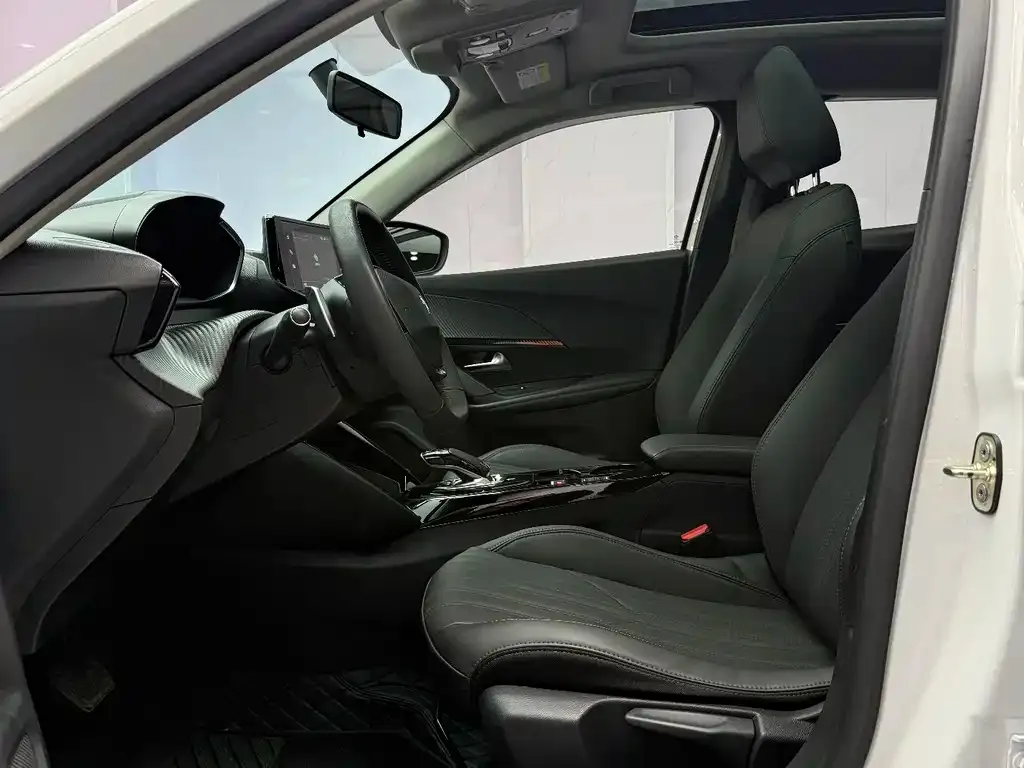 Peugeot 2008 2022 из CN, фото 2