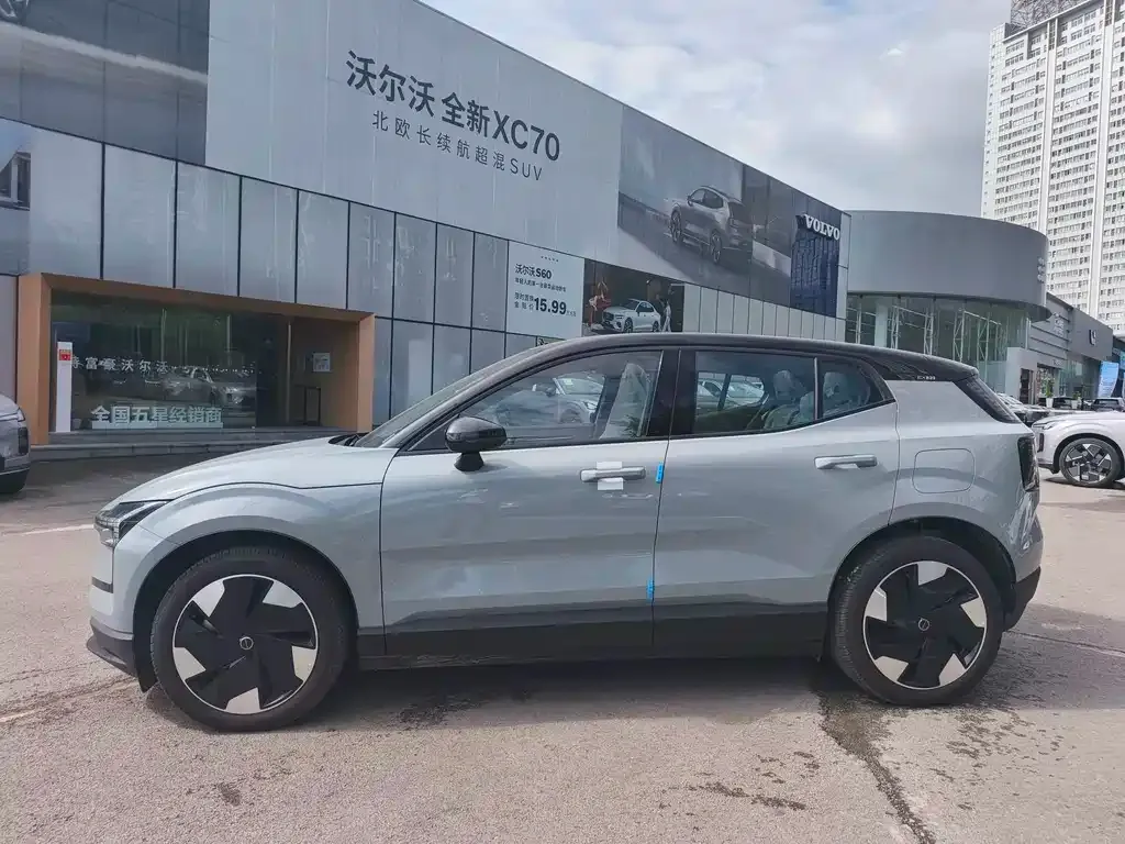 Volvo EX30 2026 из CN, фото 2