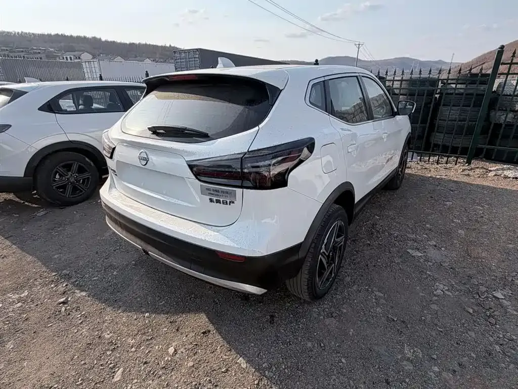 Nissan Qashqai — фото 8