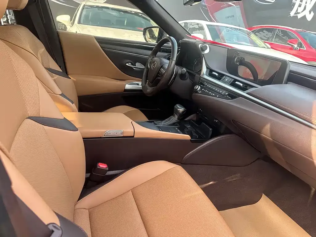 Lexus ES 2021 из CN, фото 5