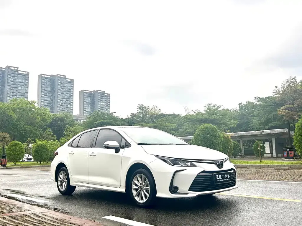 Toyota Corolla — фото 3