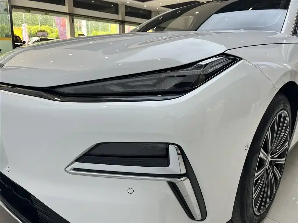 Geely Galaxy Xingyao 8 2025 из CN, фото 9