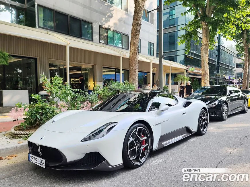 Maserati MC20