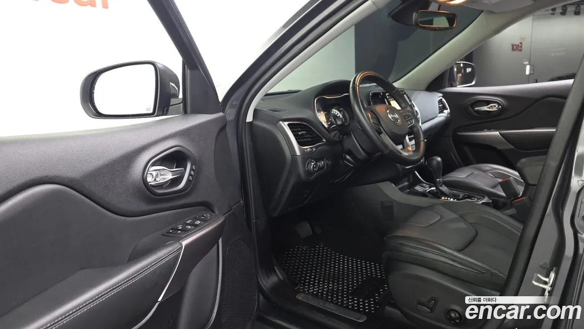 Jeep Cherokee 2021 из KR, фото 8