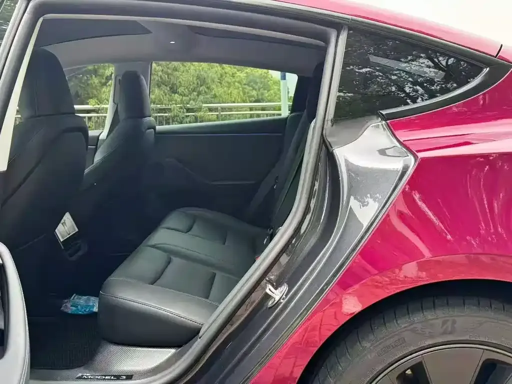 Tesla Model 3 — фото 5