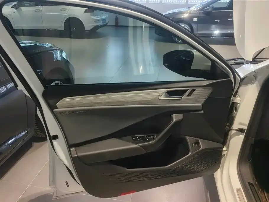 Volkswagen Sagitar 2023 из CN, фото 8