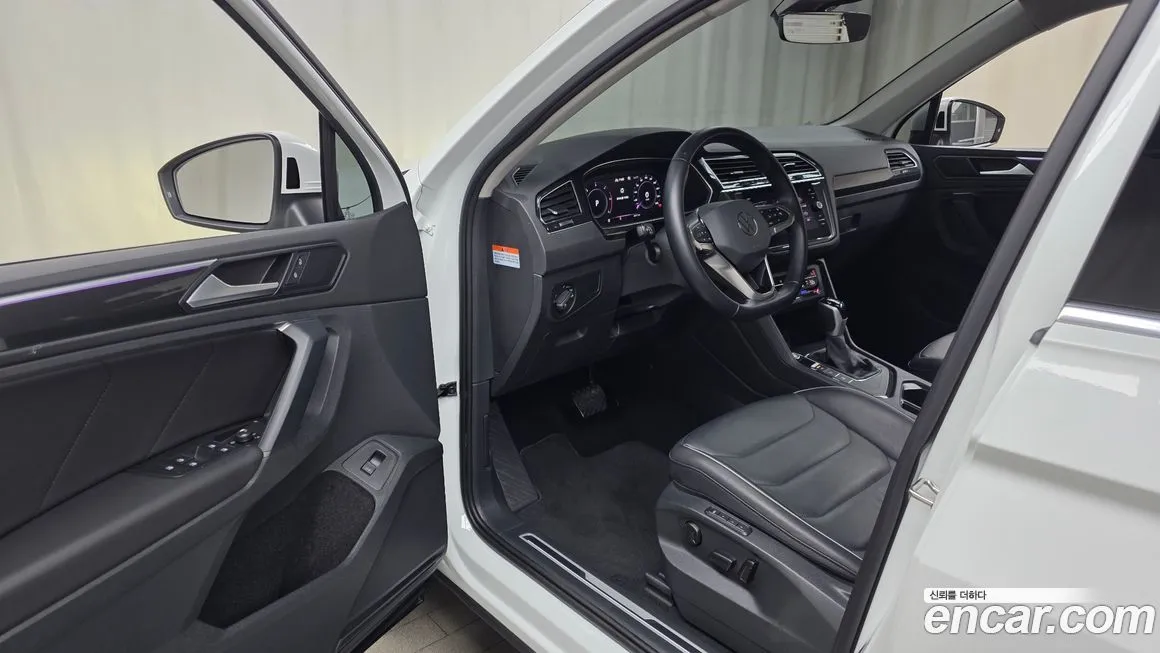 Volkswagen Tiguan — фото 7