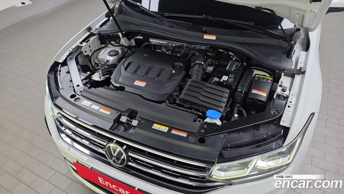 Volkswagen Tiguan — фото 9