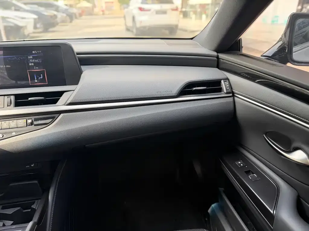Lexus ES 2021 из CN, фото 10