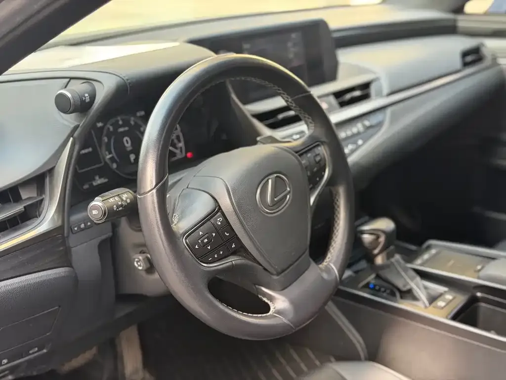 Lexus ES 2021 из CN, фото 2