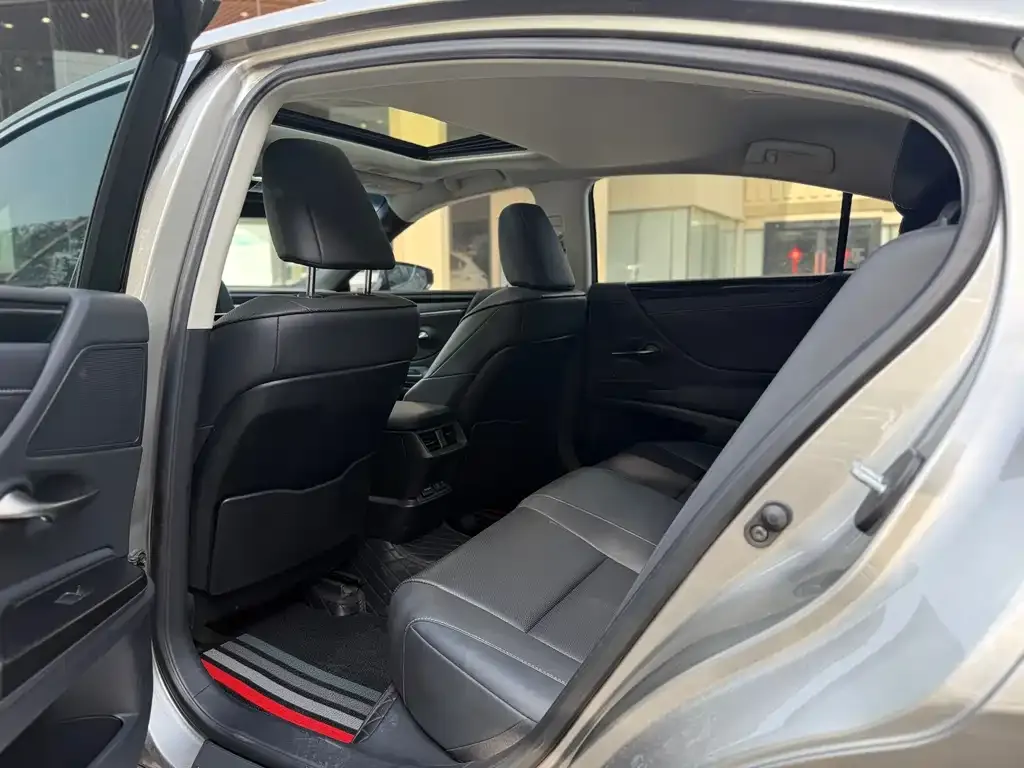 Lexus ES 2021 из CN, фото 4