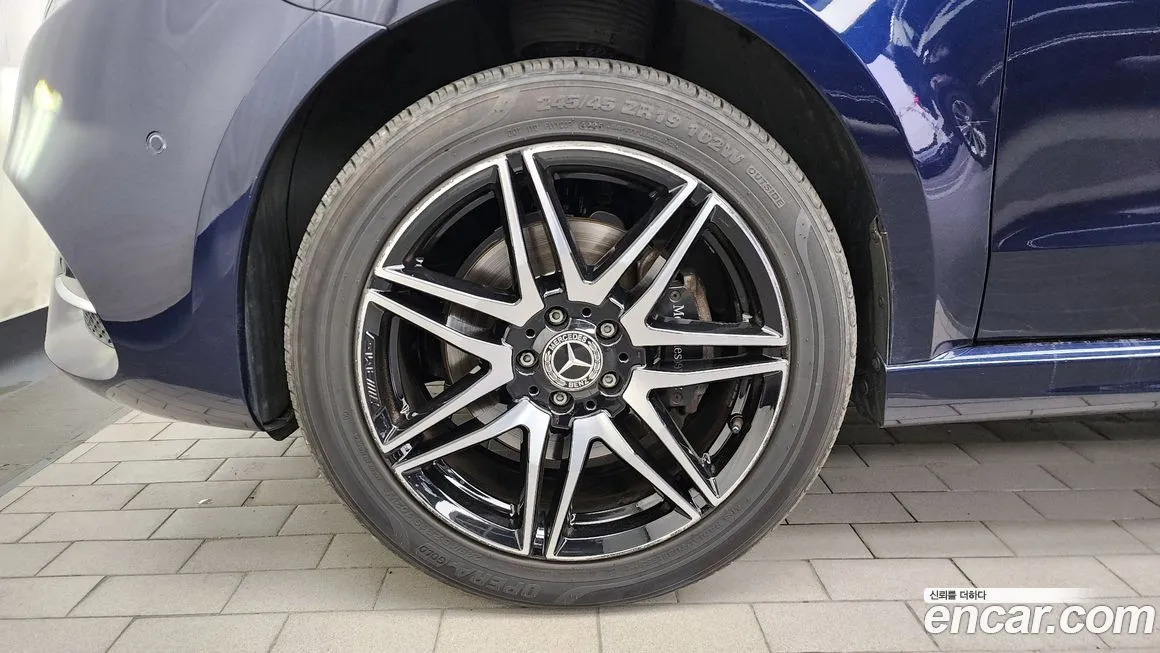 Mercedes-Benz V-Class 2022 из KR, фото 7