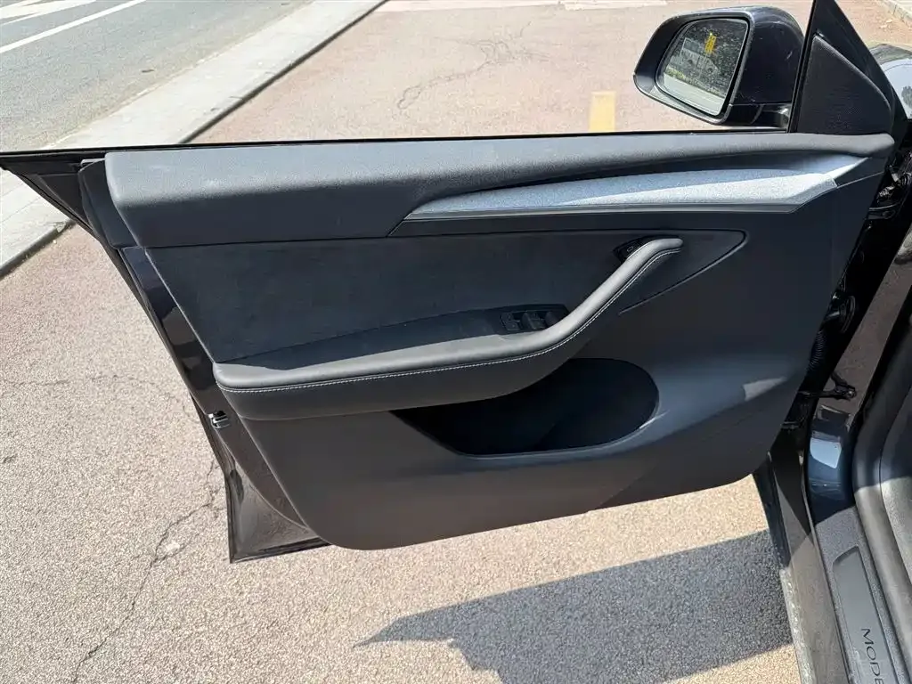 Tesla Model Y 2024 из CN, фото 8
