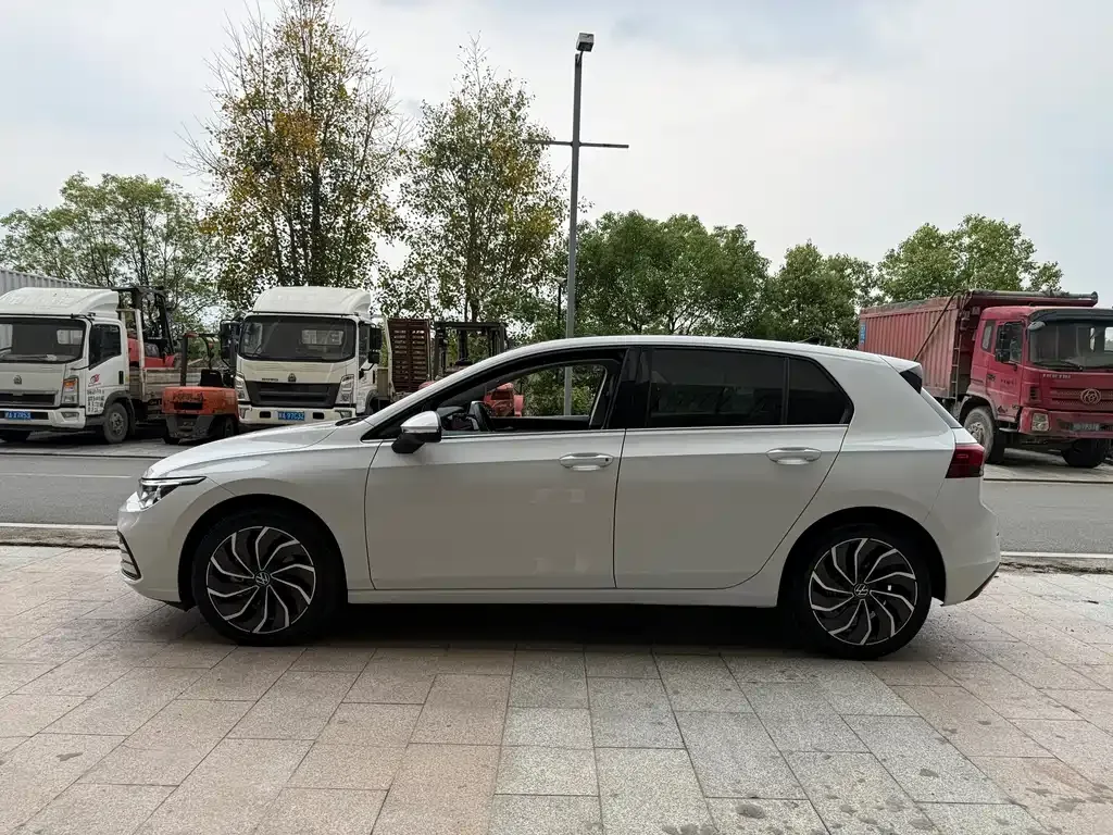 Volkswagen Golf 2022 из CN, фото 8