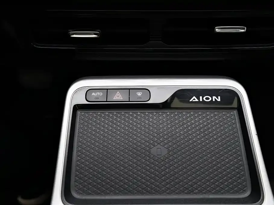 Aion Y — фото 10