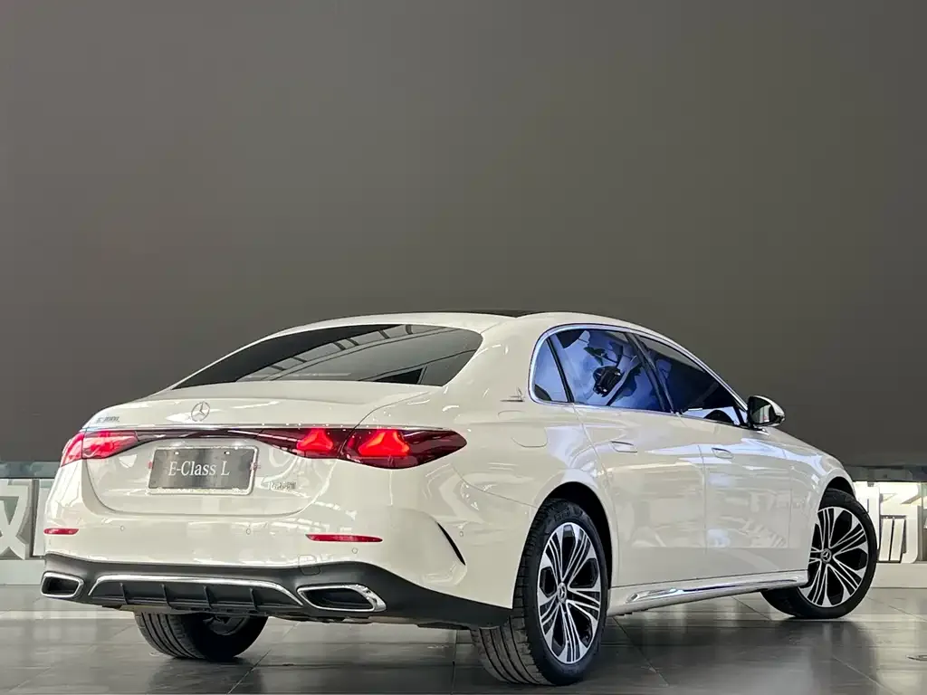 Mercedes-Benz E-Class 2024 из CN, фото 5