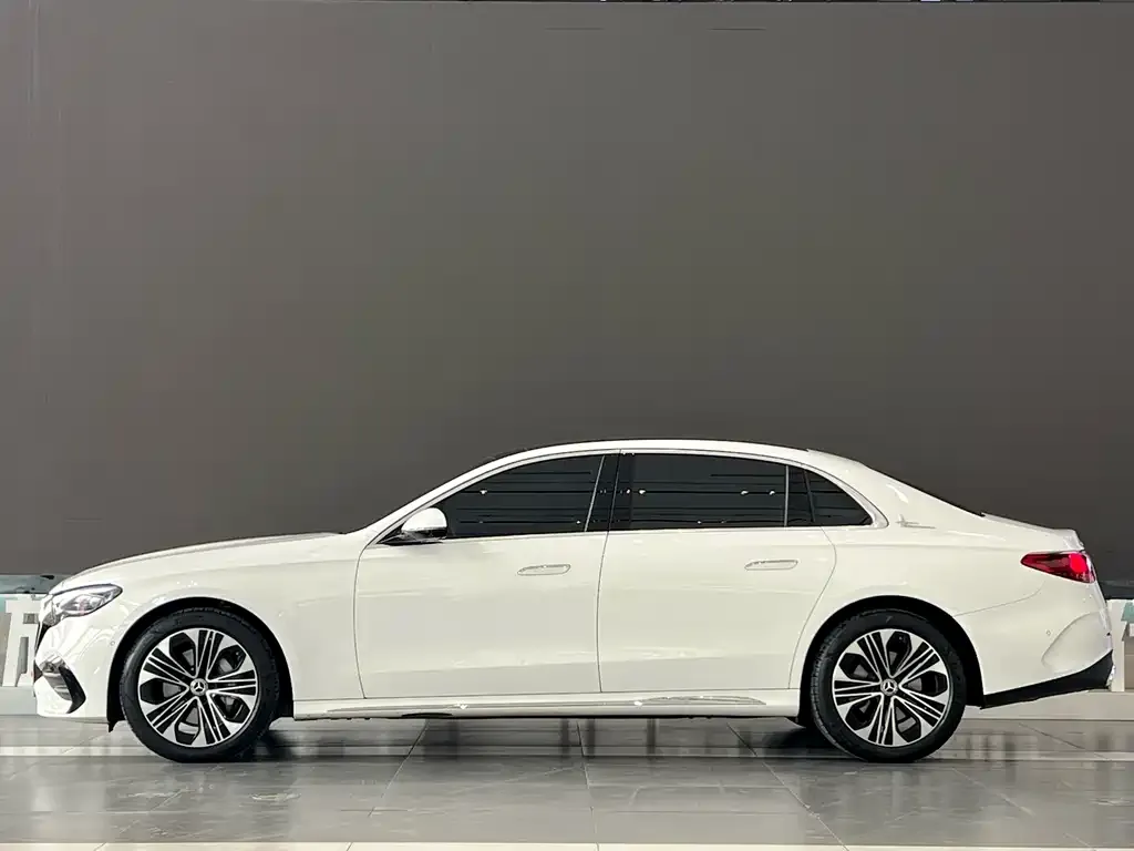Mercedes-Benz E-Class 2024 из CN, фото 3