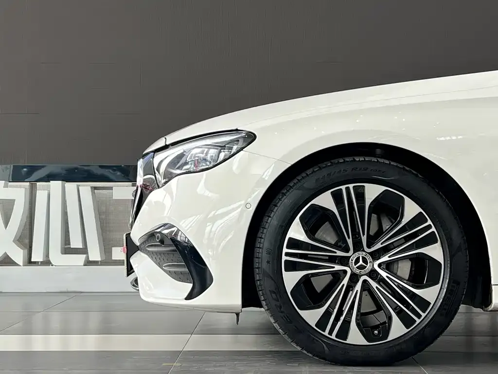 Mercedes-Benz E-Class 2024 из CN, фото 9