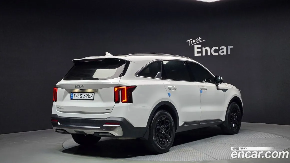 Kia Sorento — фото 9