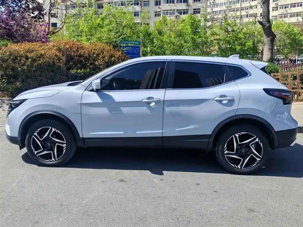 Nissan Qashqai — фото 10