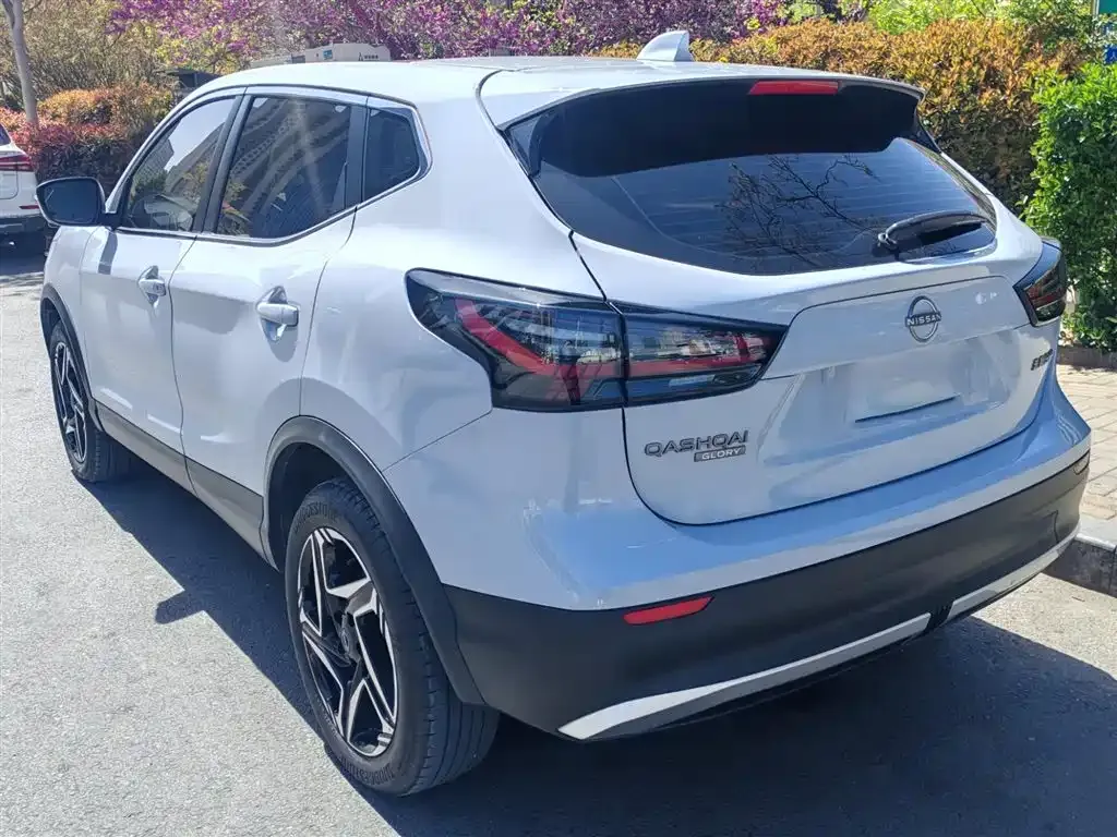 Nissan Qashqai — фото 9