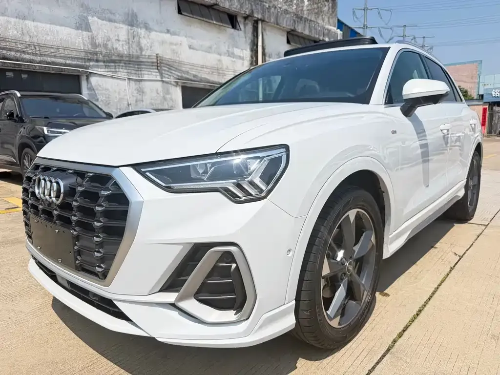 Audi Q3 2023 из CN, фото 1