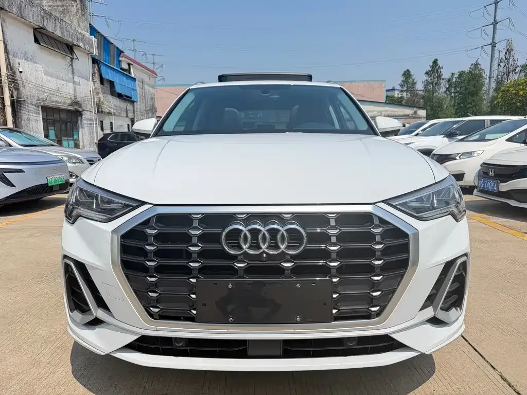 Audi Q3 2023 из CN, фото 3