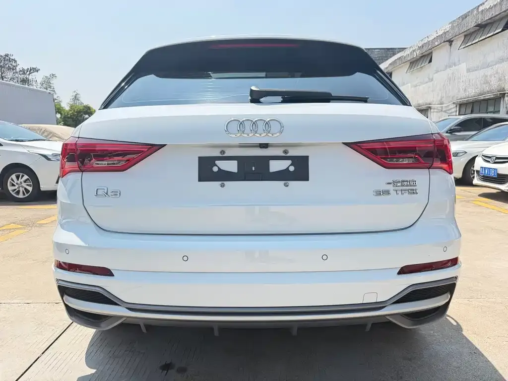 Audi Q3 2023 из CN, фото 4