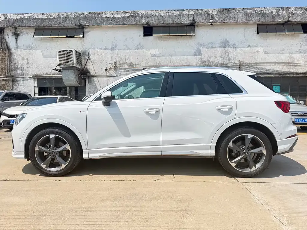 Audi Q3 2023 из CN, фото 7