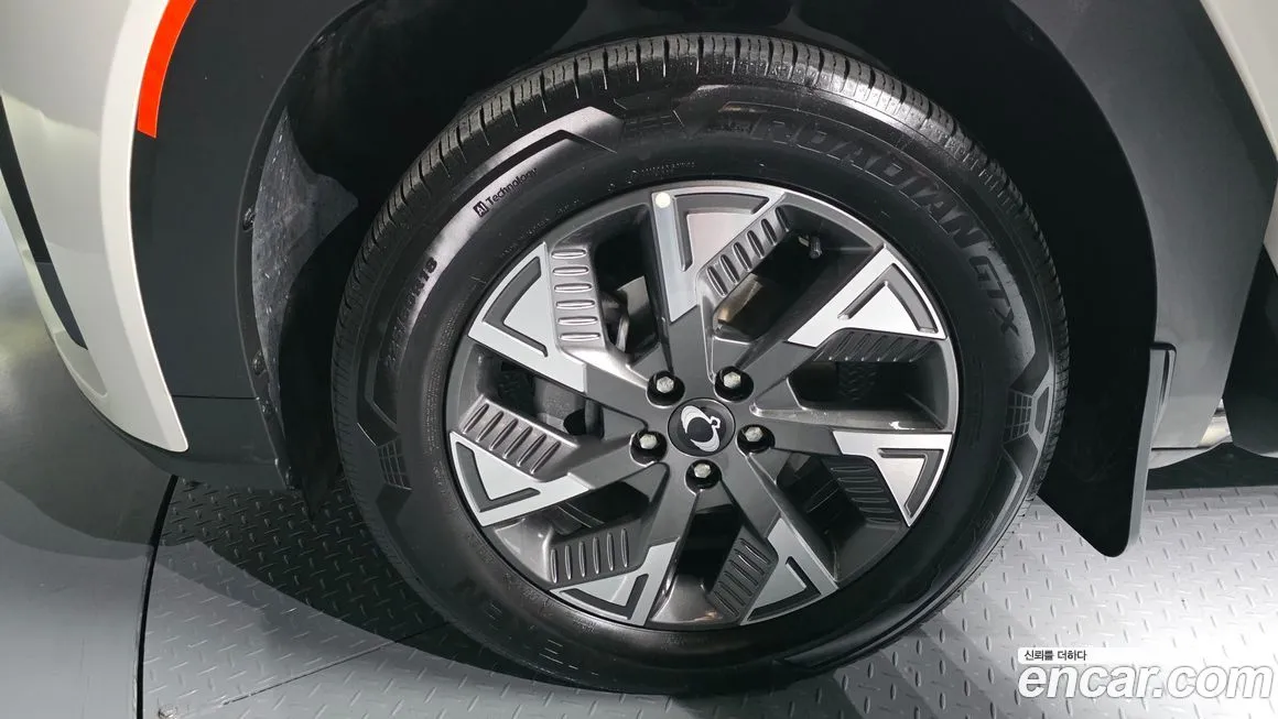 KG Mobility (Ssangyong) Torres — фото 4